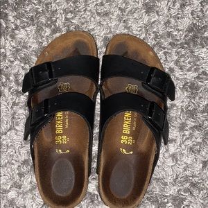 Black Birkenstock’s